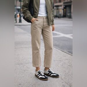 Felix sneakers Stylish Black and White womens Sneakers size 8 (39) EUC